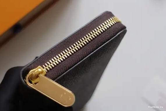 First bag ru WALLET LOUIS VUITTON ZIPPY 0516